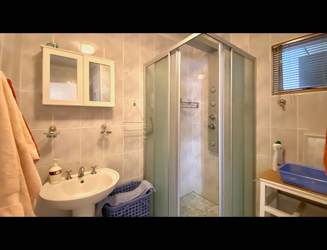 4 BEDROOM HOUSE FOR SALE IN PORT OWEN
